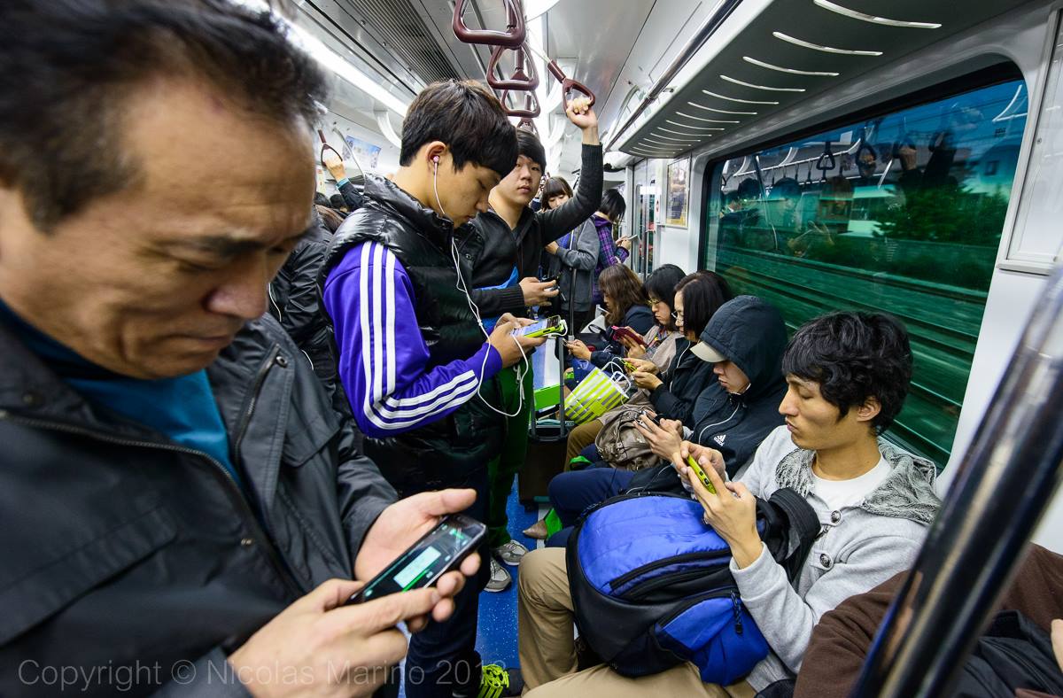 smartphone train